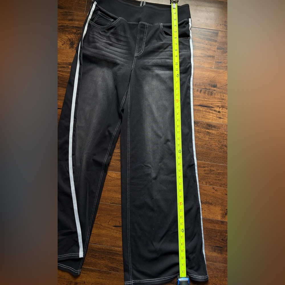 HALARA Flex High Waisted Stripe Wide Leg Jean with Pockets - Picture 5 of 7